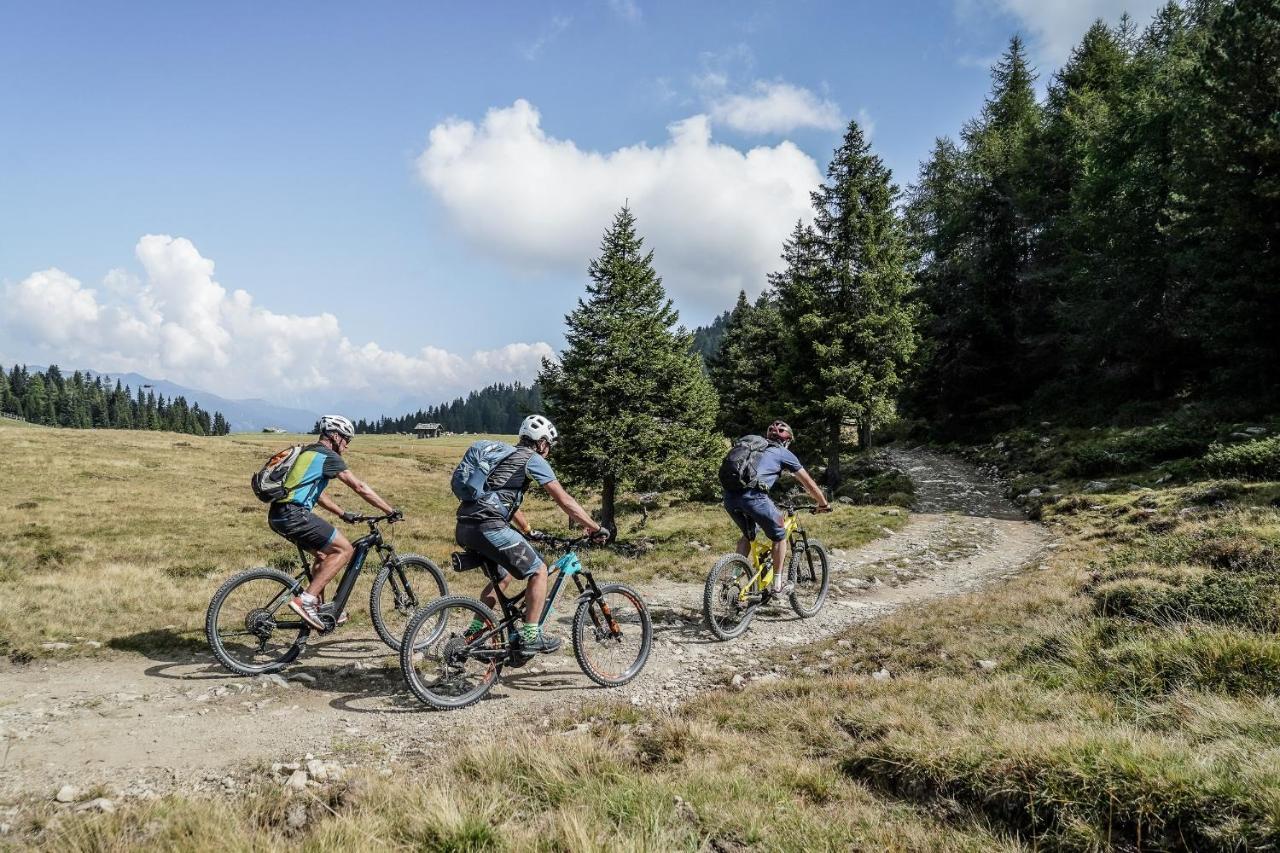 Landhotel Gasthof Zum Loewen Rodengo Exteriör bild